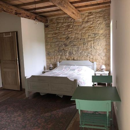 Chambre Du Tilleul - Charme, Confort Et Piscine Sigonce Zewnętrze zdjęcie