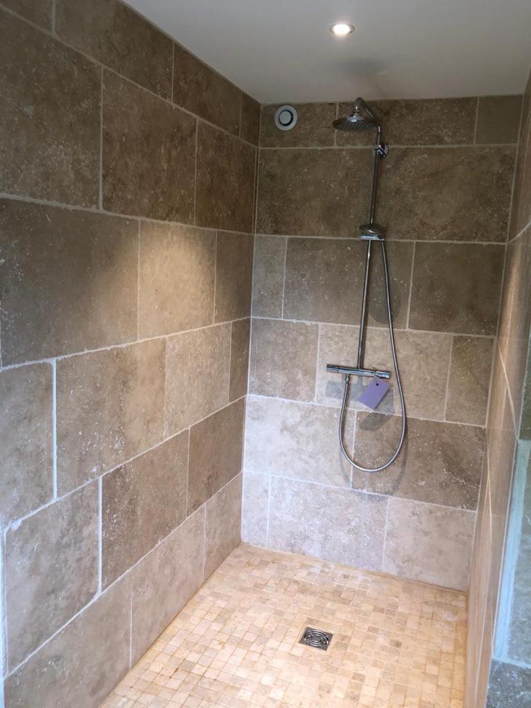Chambre Du Tilleul - Charme, Confort Et Piscine Sigonce Zewnętrze zdjęcie