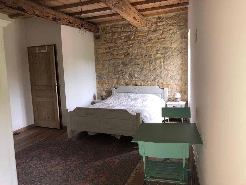 Chambre Du Tilleul - Charme, Confort Et Piscine Sigonce Zewnętrze zdjęcie